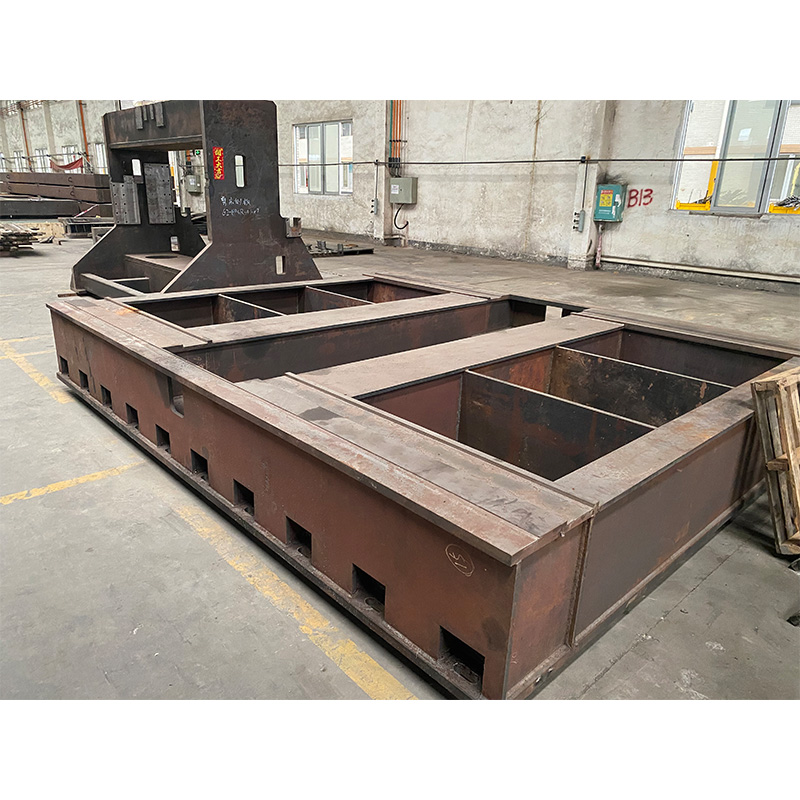 How can we achieve a balance between lightweight and high strength in mechanical frame steel structures?